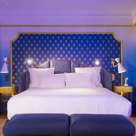 Hotel Idol
