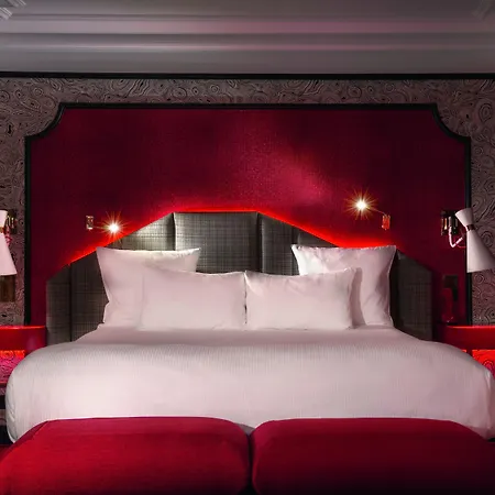 Hotel Idol