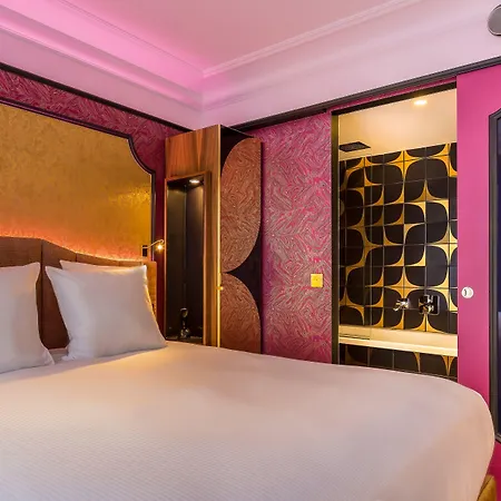 Hotel Idol